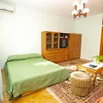 Josip 933 Apartamento *