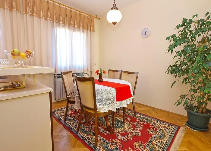 Appartement Josip 933 *